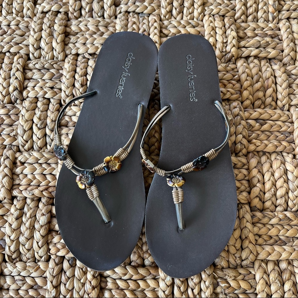 Daisy Fuentes Brown Wedge Sandals M 7-8